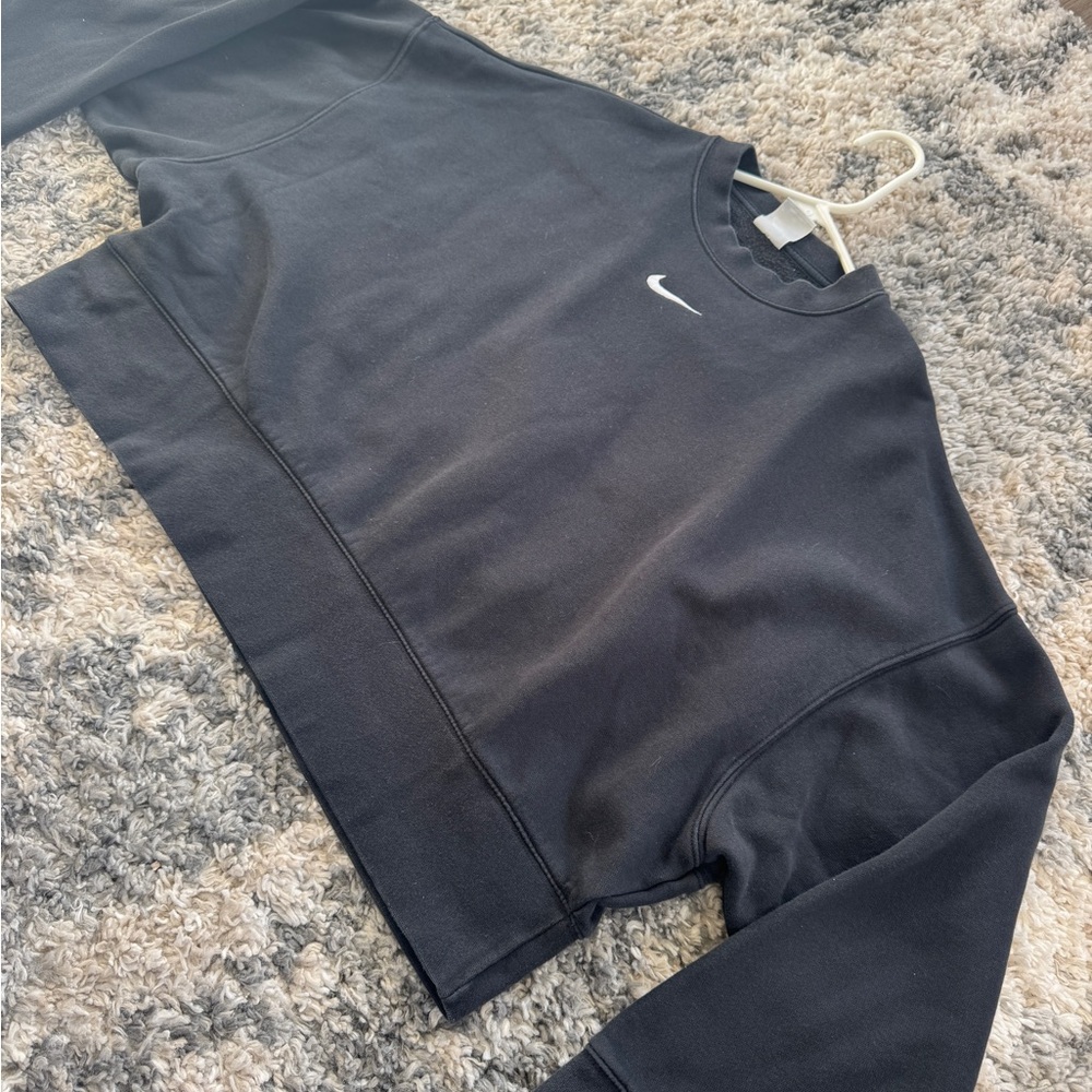 Women’s Nike Crewneck Sweatshirt - Medium